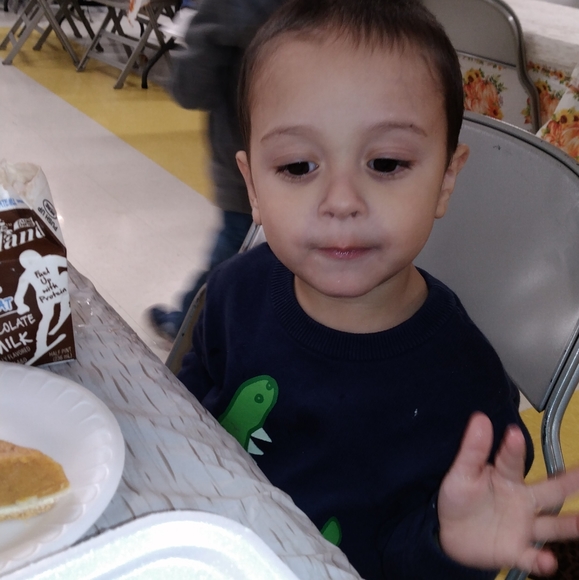 Meet your Posher, April Diane Ramirez - Picture 7 of 12